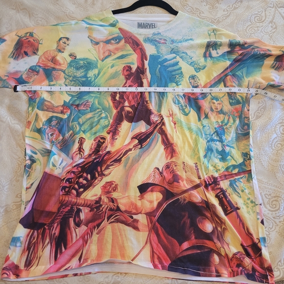 Marvel T Shirt Size Medium All Over Print Avengers Comic Heros Superheros - Picture 5 of 7